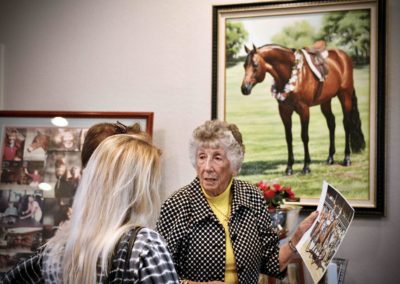 Carol Harris with attendees at Bo-Bett Farm