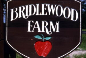 The Bridlewood Farm sign.