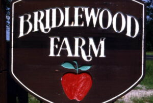 The Bridlewood Farm sign.