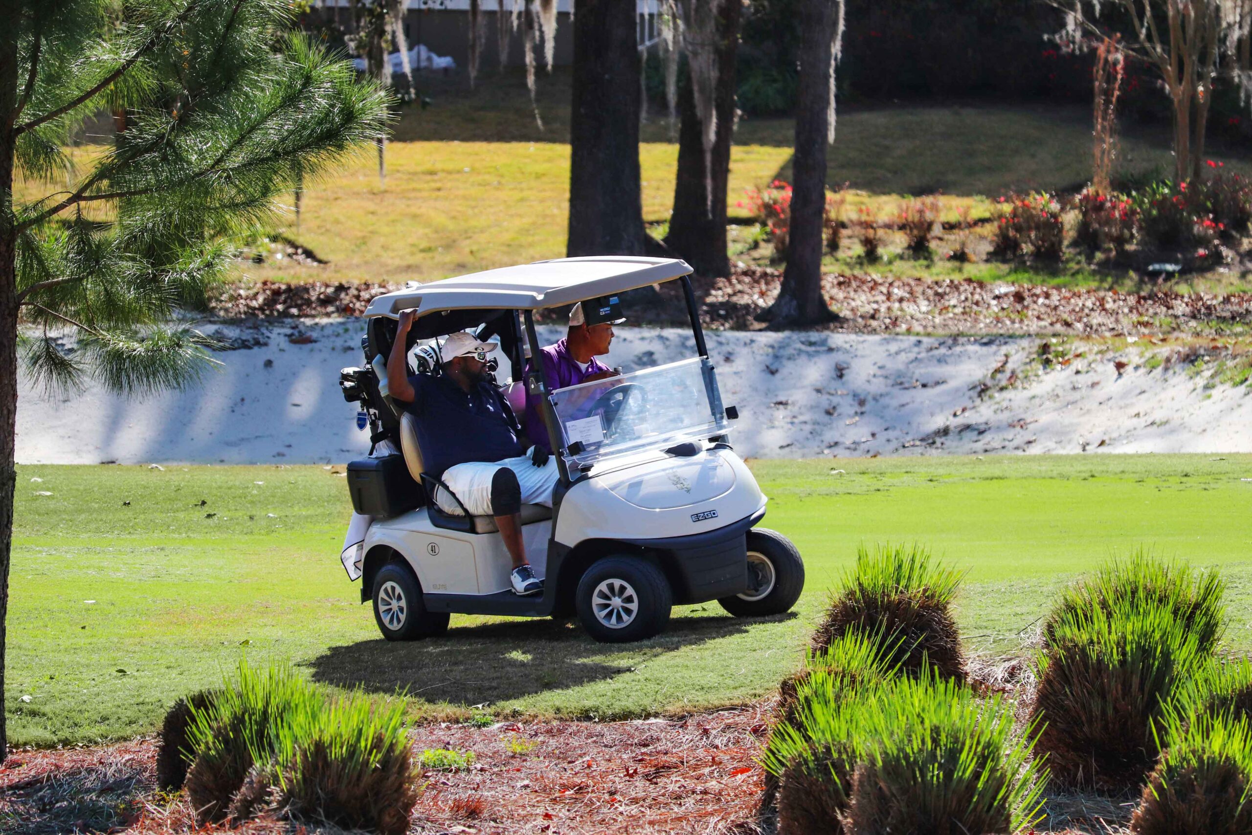 Golfers playing in the 6th Annual Marion Therapeutic Riding Association Tournament