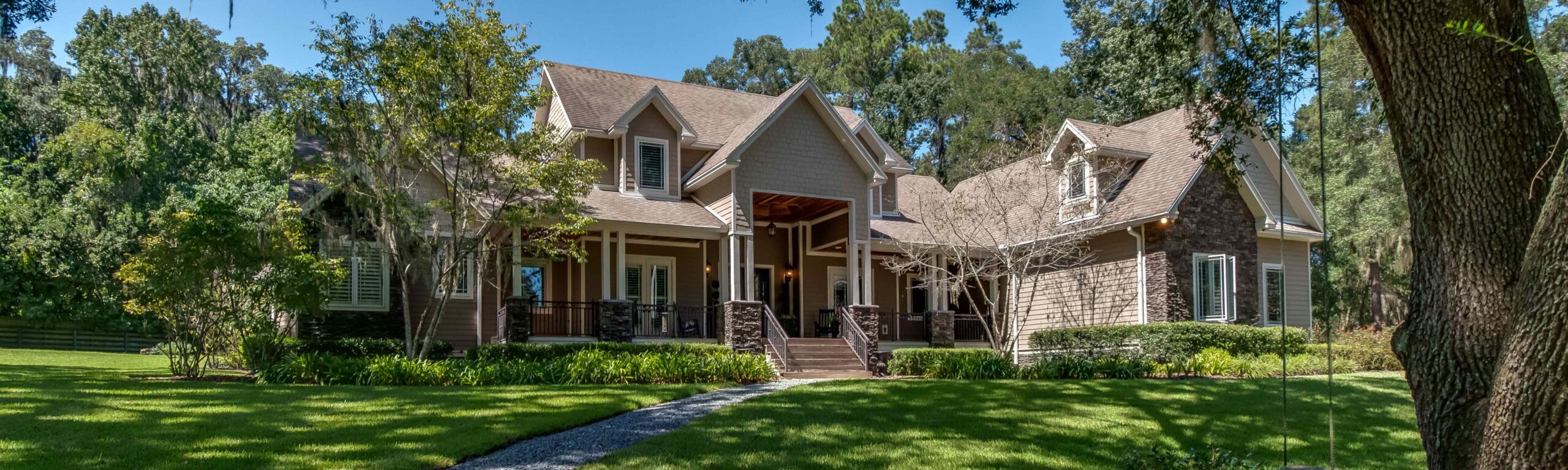 The front of a beautiful luxurious home.