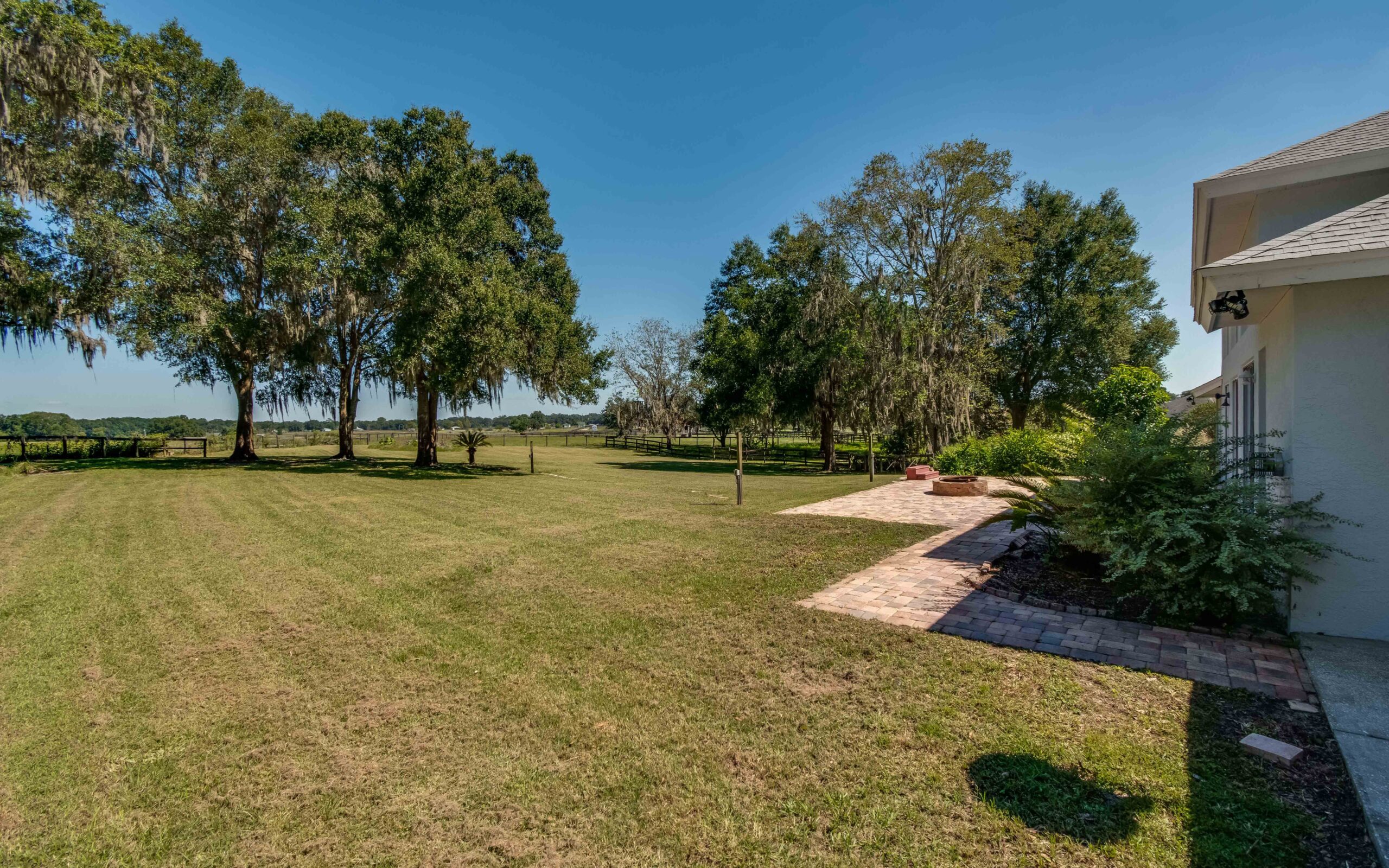 The spacious backyard at 1011 NE 122nd Street, Ocala, FL 34479