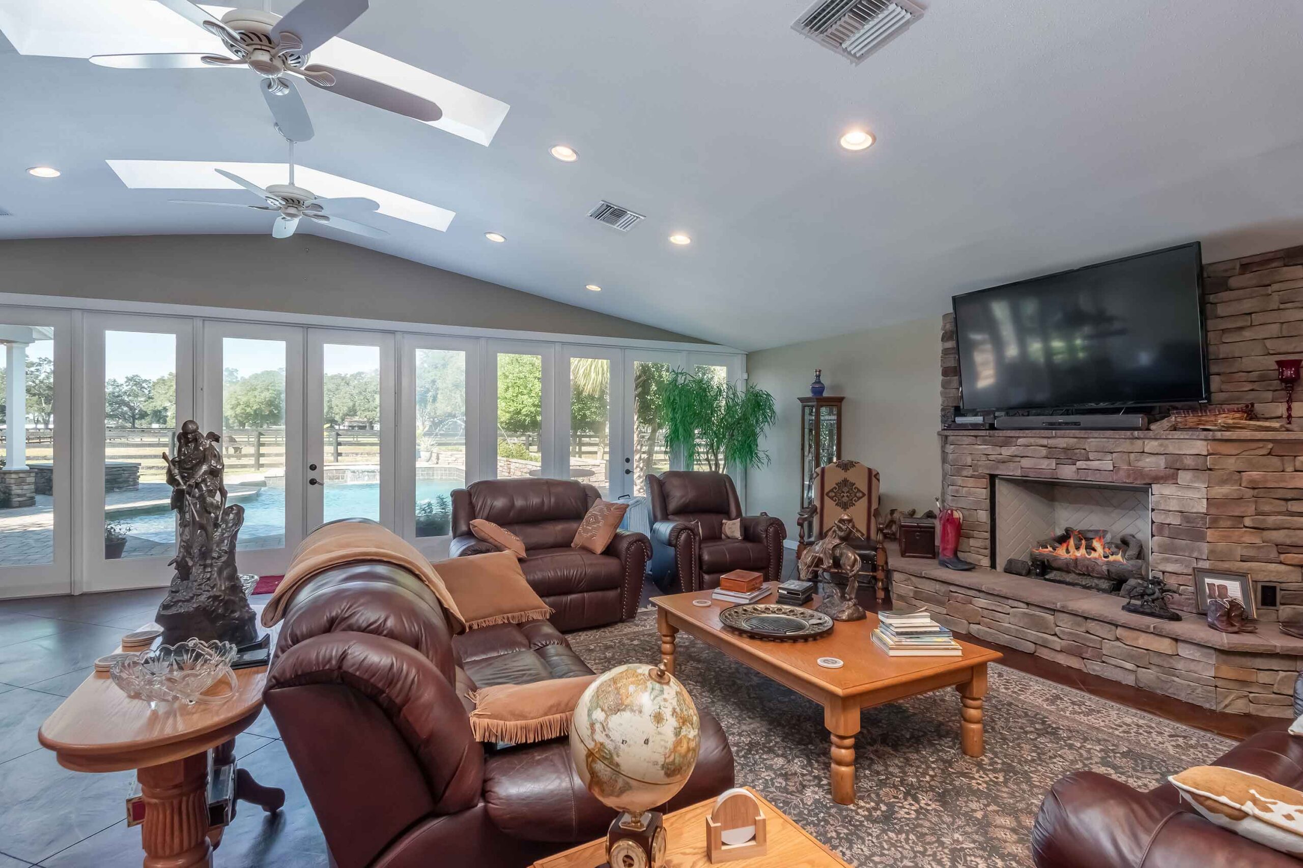The fireplace at 18899 SW 77th Place Road, Dunnellon, FL 34432