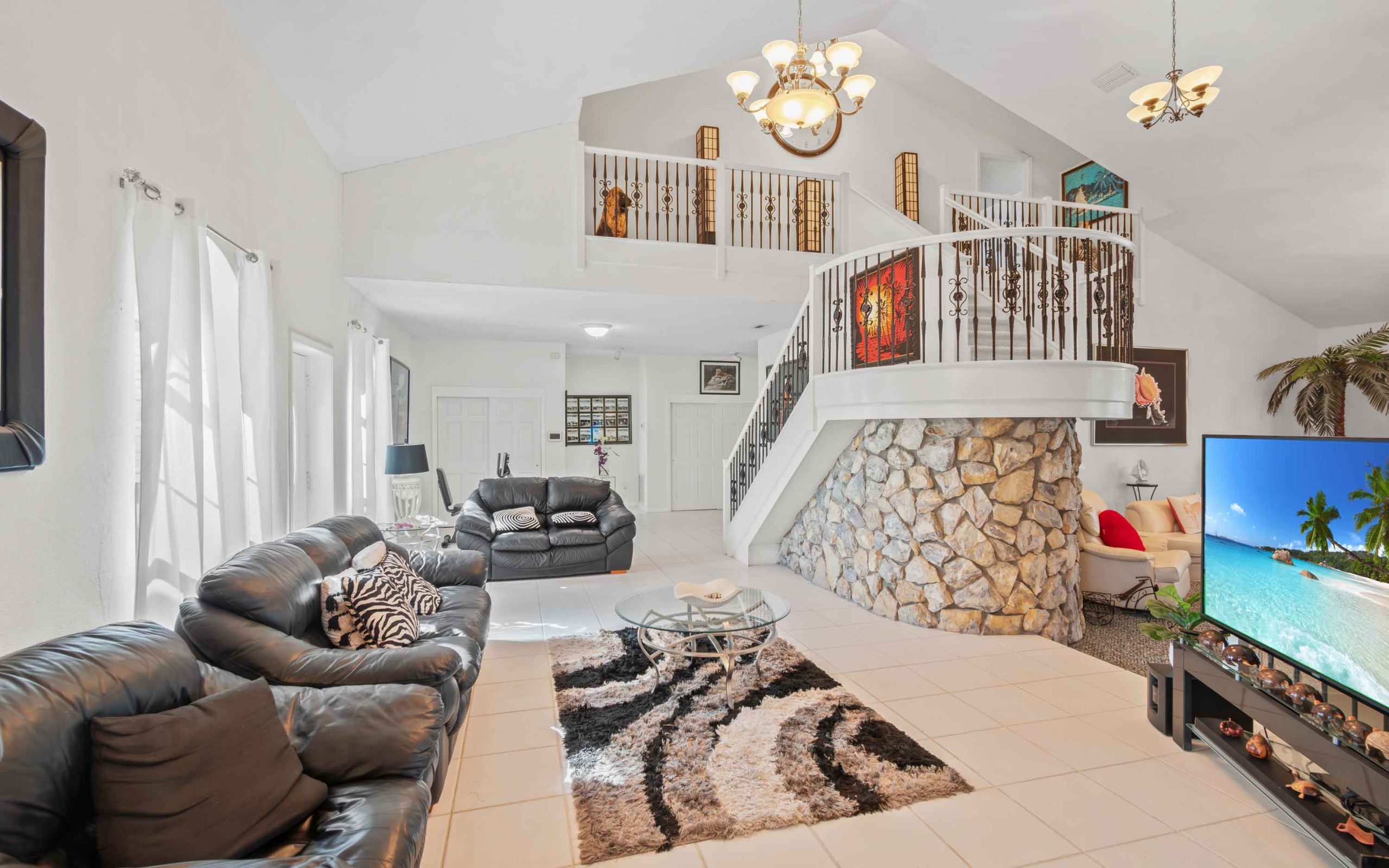 untitled-183t The living room at 4450 SE 216th Avenue, Morriston, Florida 32668