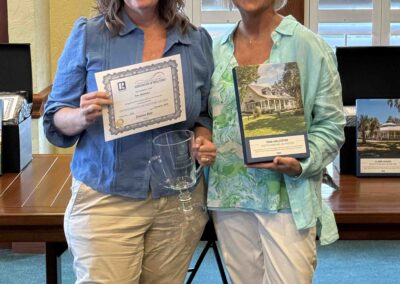 Valerie presenting Tina Halsteter with her award.